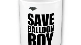 Powstały też kubki z balonowej akcji (zazzle.com)