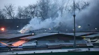 Pożar gasi dziewięć jednostek straży (fot. Paweł Słomczyński)