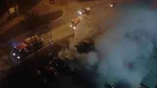 Pożar z okien bloku - zdjęcie przesłał internauta
