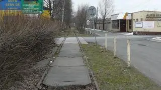Pozostałości po normalnotorowym odcinku Średzkiej Kolei Powiatowej w Poznaniu, na ul. Średzkiej