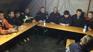 Premier Beata Szydło na miejscu katastrofy w Świebodzicach