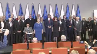 Premier wyróżnił medalami osoby zasłużone dla Wielkopolski