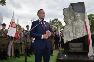 Prezydent przemawia podczas odsłonięcia pomnika w Doylestown