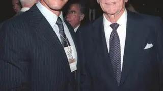 Prezydent USA Ronald Reagan i Arnold Schwarzenegger na konwencji republikanów w Dallas, 1984 rok