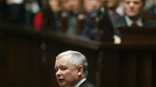 Program tego rządu, to będzie Pacyfikacja, Petryfikacja i Restauracja - przekonywał w Sejmie Jarosław Kaczynski (PAP/Radek Pietruszka)