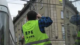 Przecięli kable między wagonami