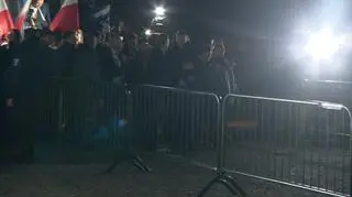 Przed debatą liderów doszło do przepychanek zwolenników PiS z ochroną