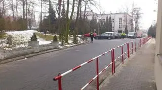 Przed sądem policjanci oczekują na przyjazd Katarzyny W.
