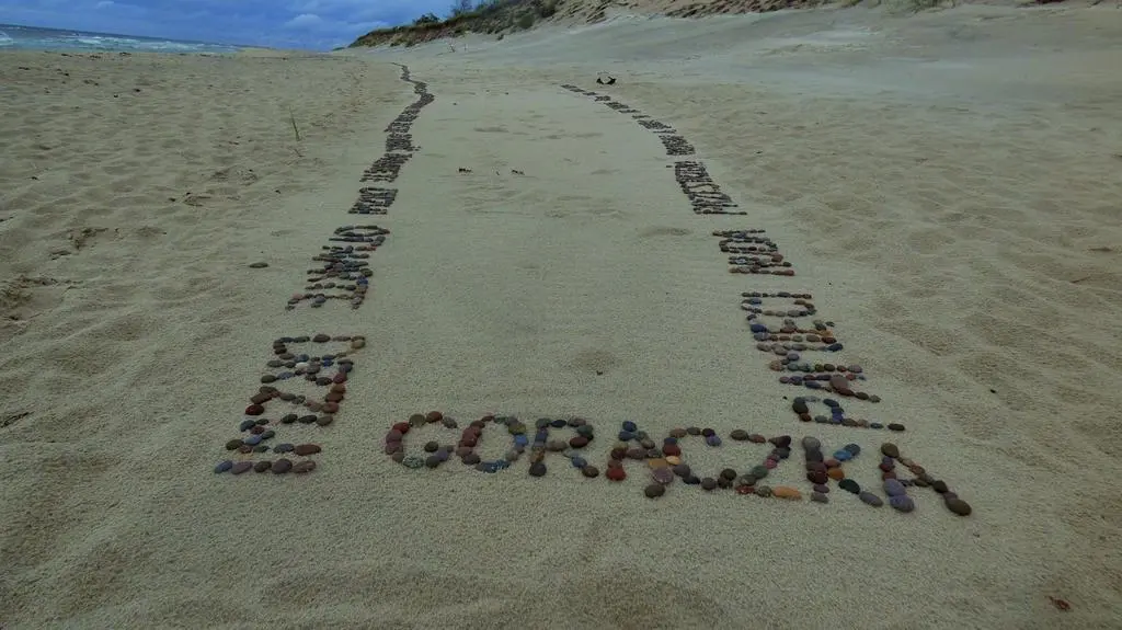 Przesłanie na plaży?