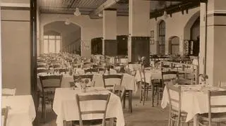 Przestronna stołówka 