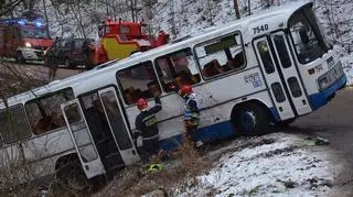 Przez autobus droga była zablokowana 