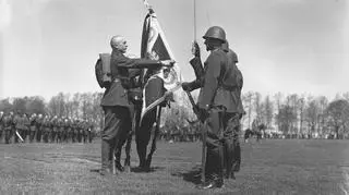 Przysięga wojskowa podczas uroczystości trzeciomajowych - 1936 r