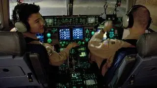Przyszłe miejsce pracy McGuira, kokpit C-17 (Fot. USAF)