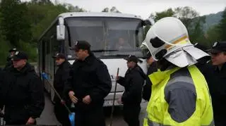 Przyszli policjanci pomagali walczyć z żywiołem