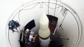 Rakieta Minuteman II w silosie. Ta, która uległa wypadkowi, wyglądała prawie identycznie