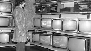 Regał ze sprzętem RTV - rok 1974 