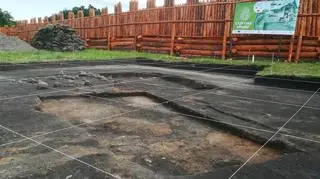 Relikty chaty w Owidzu 