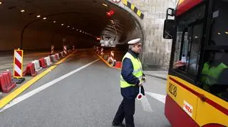 Remont trasy, dzień pierwszy/Fot. PAP
