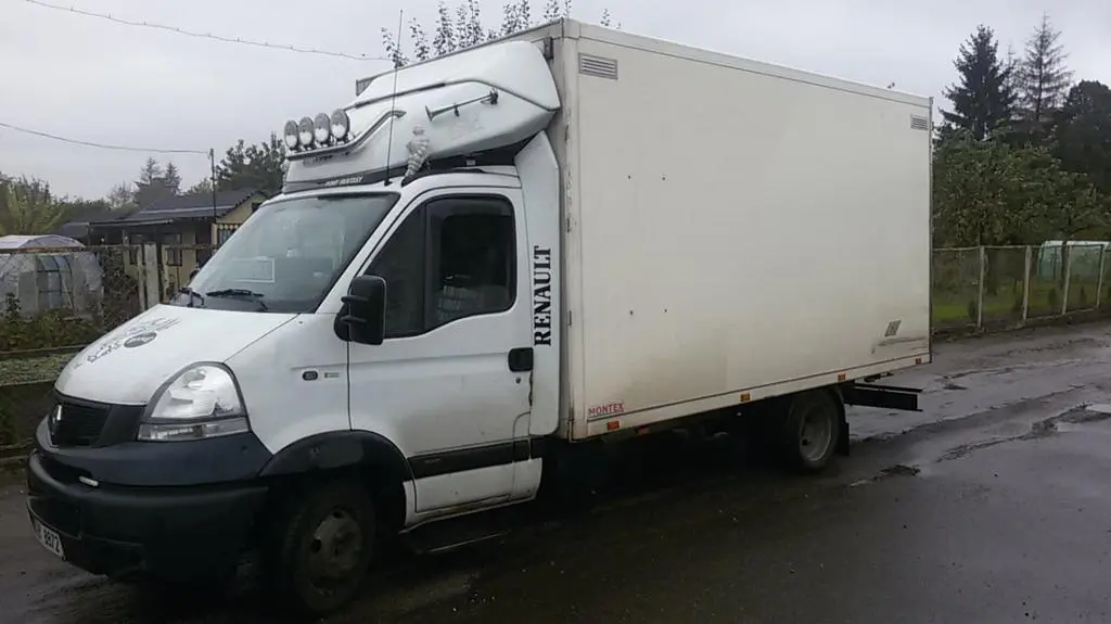 Renault ważyło 9 ton