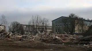 Robią miejsce na nowe budynki