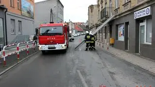 Rodzina mieszka na pierwszym piętrze