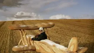 Rollo Hesketh-Harvey i jego samolot z bagietki, 2009