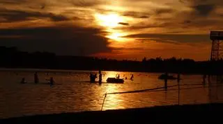 Romantyczny koniec dnia nad jeziorem (fot. Krzysiek)