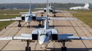 Rosyjskie Tu-22M3 na lotnisku