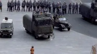 Rozpędzanie manifestacji Solidarności (www.13grudnia81.pl)