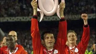 Ryan Giggs od pucharu Champions League woli kapelusz Beatrice (źródło fotomontażu: Facebook)