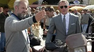 Sam Mendes (pierwszy z lewej) wyraził chęć wyreżyserowania kolejnego Bonda