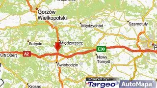 Samochód zapalił się na drodze S3 w okolicach Jordanowa