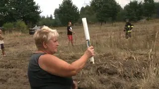 Sąsiadka modli się o pomoc w gaszeniu pożaru