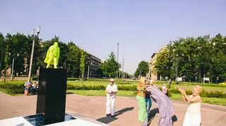 Sikający Lenin pojawił się w Hucie w ramach Artboom Festival