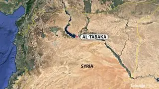 Siły wspierane przez USA przejęły kontrolę nad lotniskiem Al-Tabaka