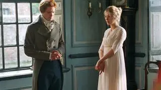 Simon Woods i Rosamund Pike w "Dumie i uprzedzenie" w 2005 roku