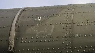 Ślad po kuli na śmigłowcu Mi-8