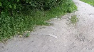 Ślady po bocznicy Średzkiej Kolei Powiatowej przy os. Lecha w Poznaniu