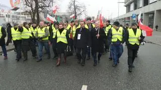 Sławomir Izdebski na czele protestu 