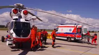 Śmigłowcem przetransportowali turystę 