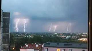 Sobotnie niebo nad Lublinem (fot. Bartosz Staszewski)