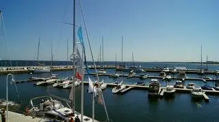 Sopocka marina tuż przy molo 