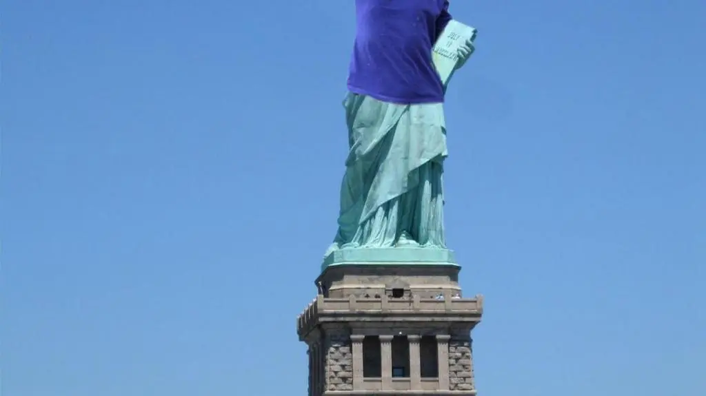 "Sowia statua"