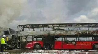 Spalony autobus na A4