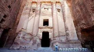 Starożytny kompleks Petra w Jordanii