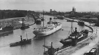 Statki w Kanale Portowym, 1935-39