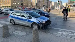 Stłuczka radiowozu w centrum Wrocławia