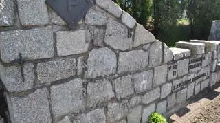 Straty szacuje się na około 10 tys