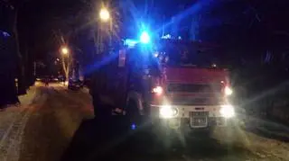 Straż wezwano na miejsce, na szczęście nic nikomu się nie stało