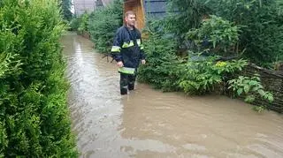 Strażacy ewakuowali turystów